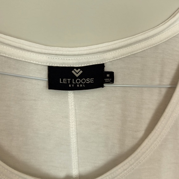 Let Loose South Carolina vneck tshirt women’s size medium - Picture 3 of 3